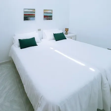 Live Abades Playa Chica & Terrace Apartamento
